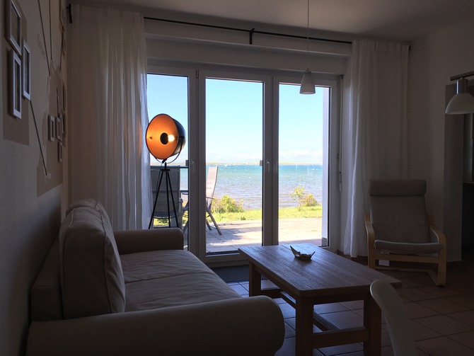 Ferienwohnung in Pepelow - Am Salzhaff - Blick von der Couch über das Wasser