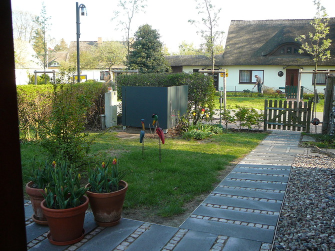 Ferienwohnung in Wieck a. Darß - Aalreuse 2 - Eingangspforte mit bepflanztem Müllstandort