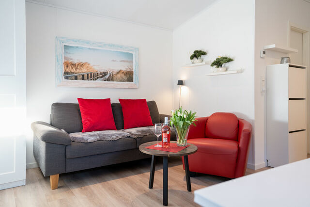 Ferienhaus in Scharbeutz - Casa del Sol Scharbeutz - Sauna kostenlos - 1 kleiner Hund willkommen - umz&auml;unter Garten - Bild 12