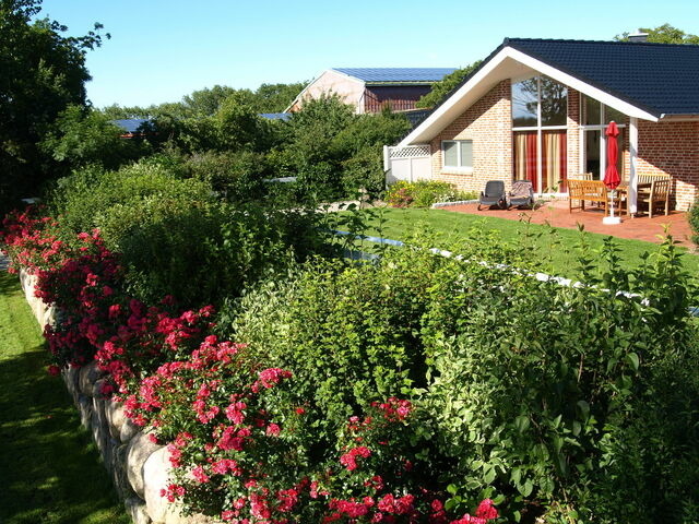 Ferienhaus in Fehmarn - Wellnesshaus "Welle" eingezäunt - Bild 2