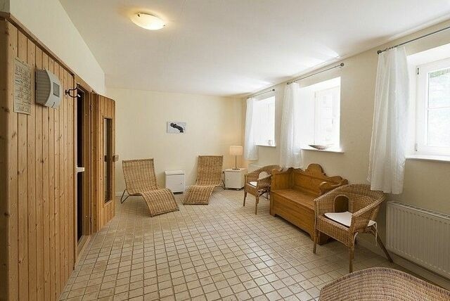 Ferienwohnung in Neuenkirchen (Rügen) - Gutshaus Grubnow Ferienwohnung 2 am Wasser Sauna und WLAN incl. - Bild 13